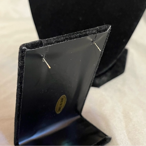 Prom/Special Occasion Necklace and Earrings, Gold with Pearl and Rhinestones - Picture 7 of 15